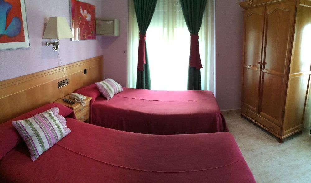 Hostal Cruz Sol Madrid Exterior foto